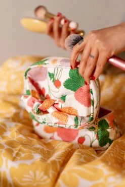 TROUSSE ELIZABETH FLOWER MARKET -Make My Lemonade DSC04836