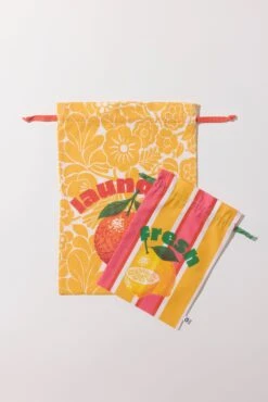 LOT 2 POCHONS MEGAN & MARGARET -Make My Lemonade MML3002249459 956bdc5a 0212 4be6 be8f ac9aa7f45770